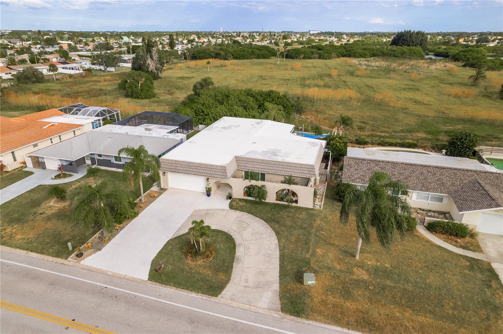 FLOR A MAR - Residential