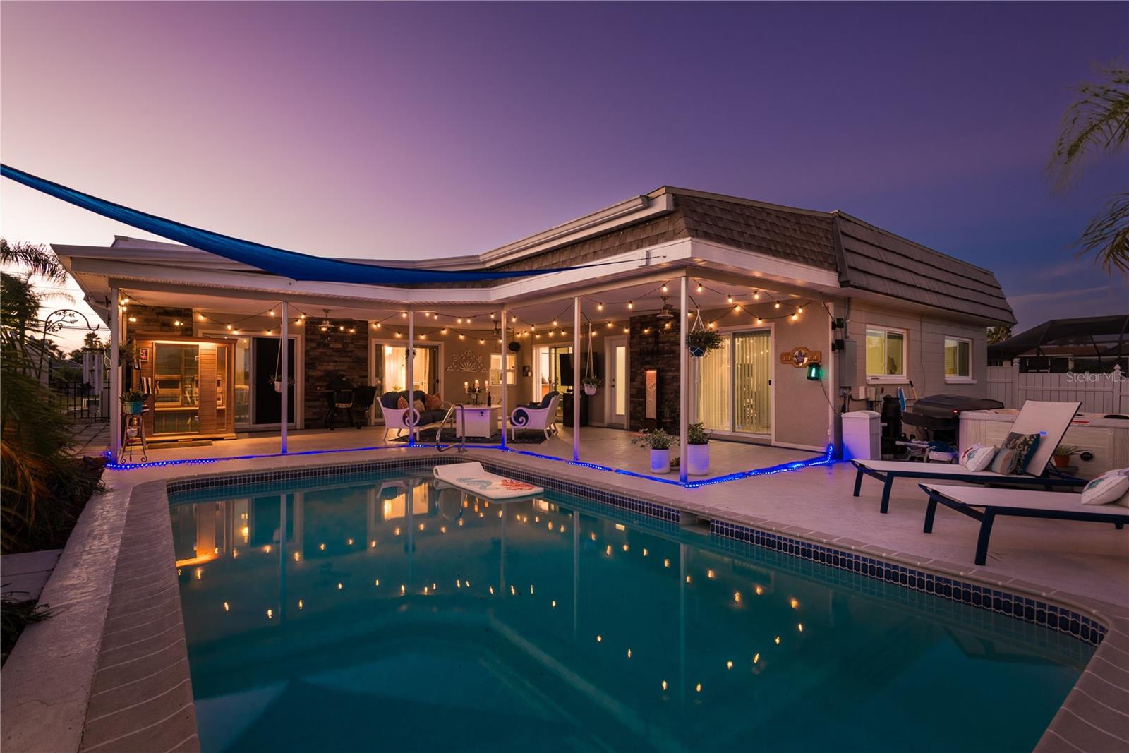 FLOR A MAR - Residential