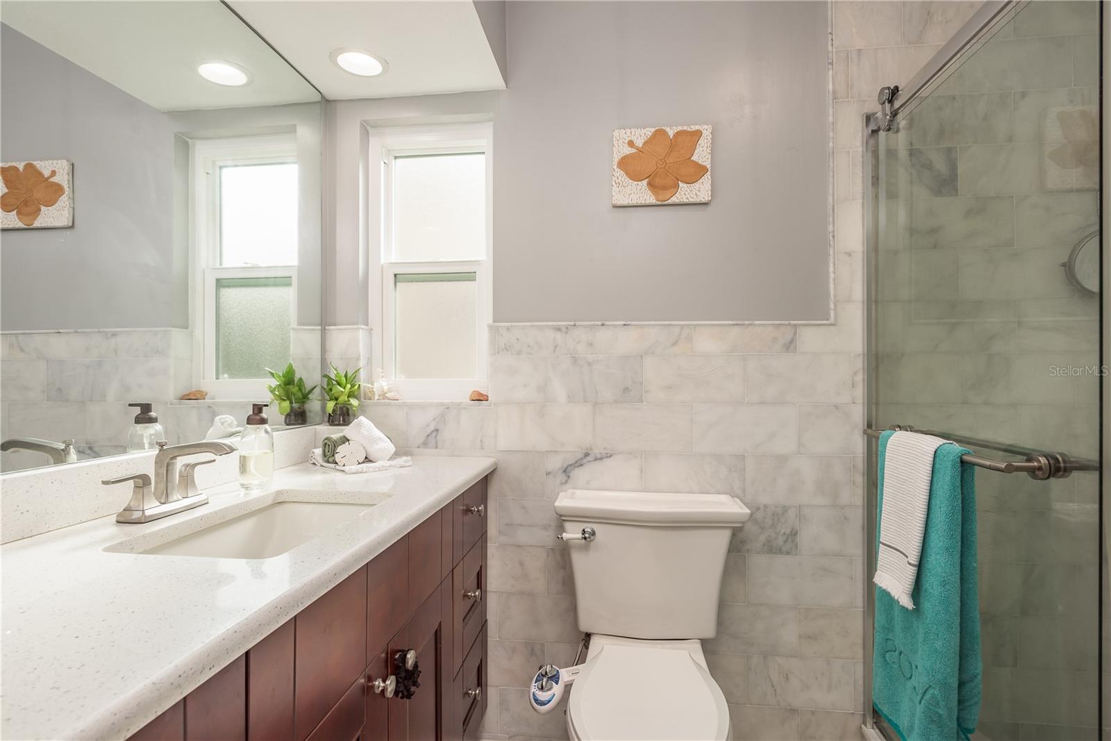 FLOR A MAR - Residential