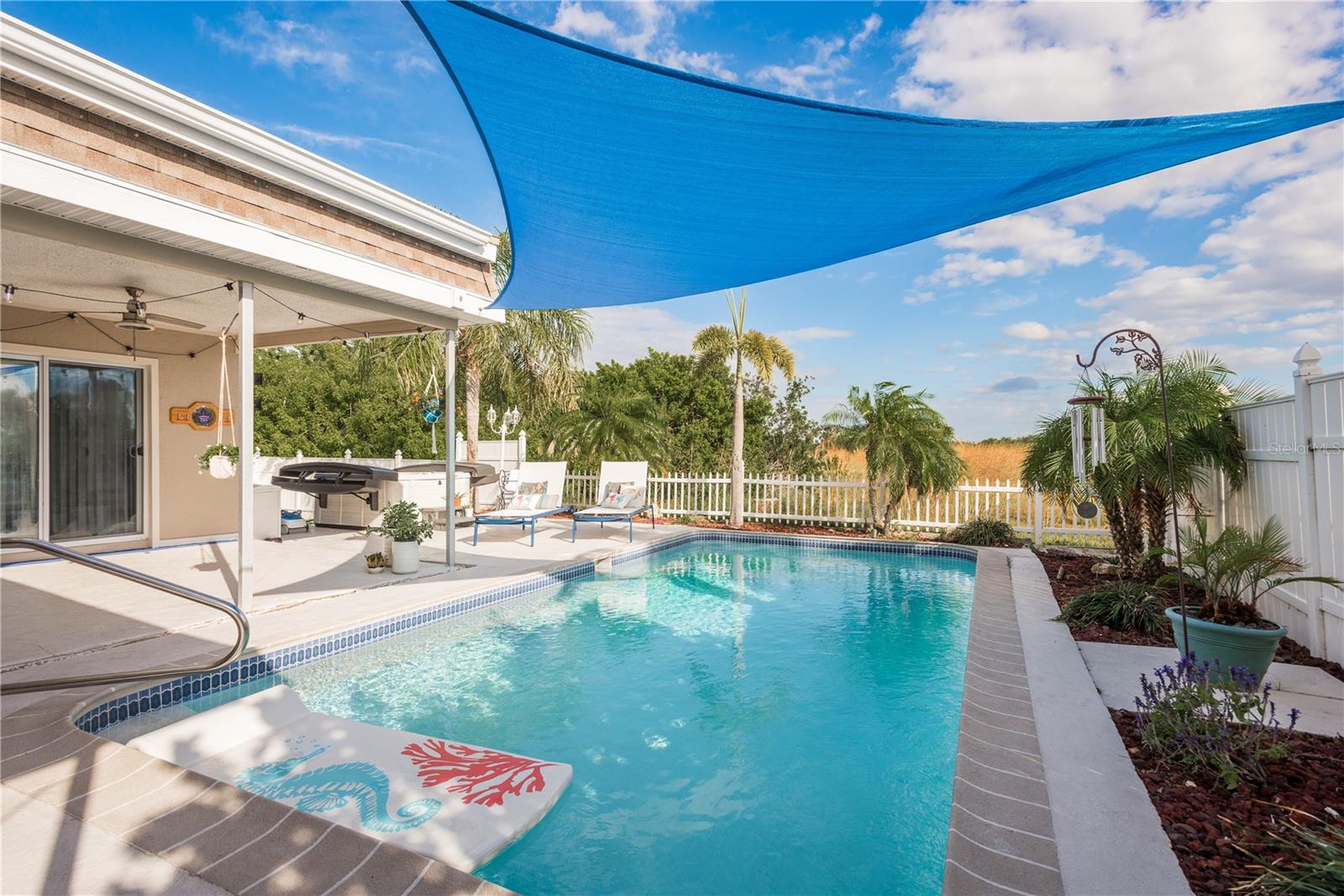 FLOR A MAR - Residential