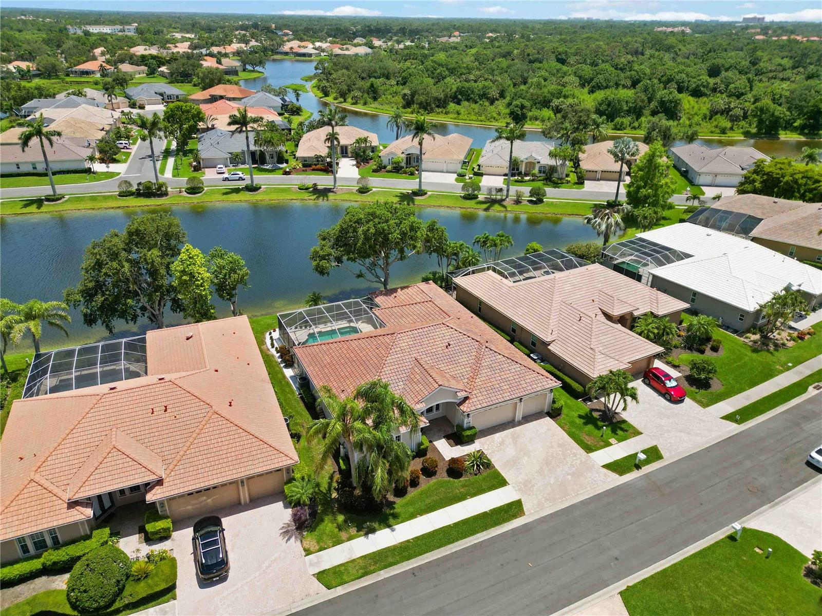 THE HAMPTONS - Residential Lease