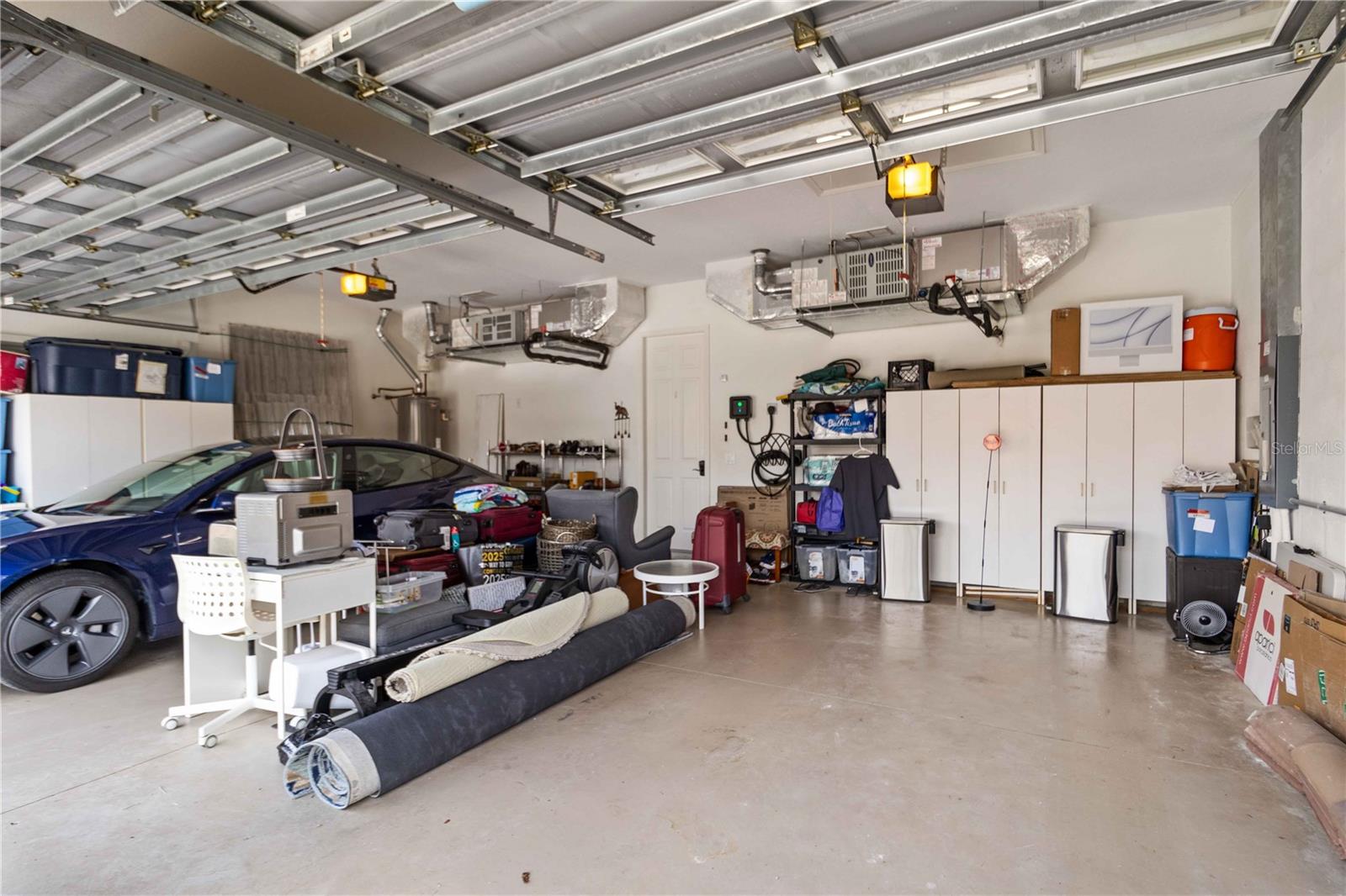 THE HAMPTONS - Residential Lease