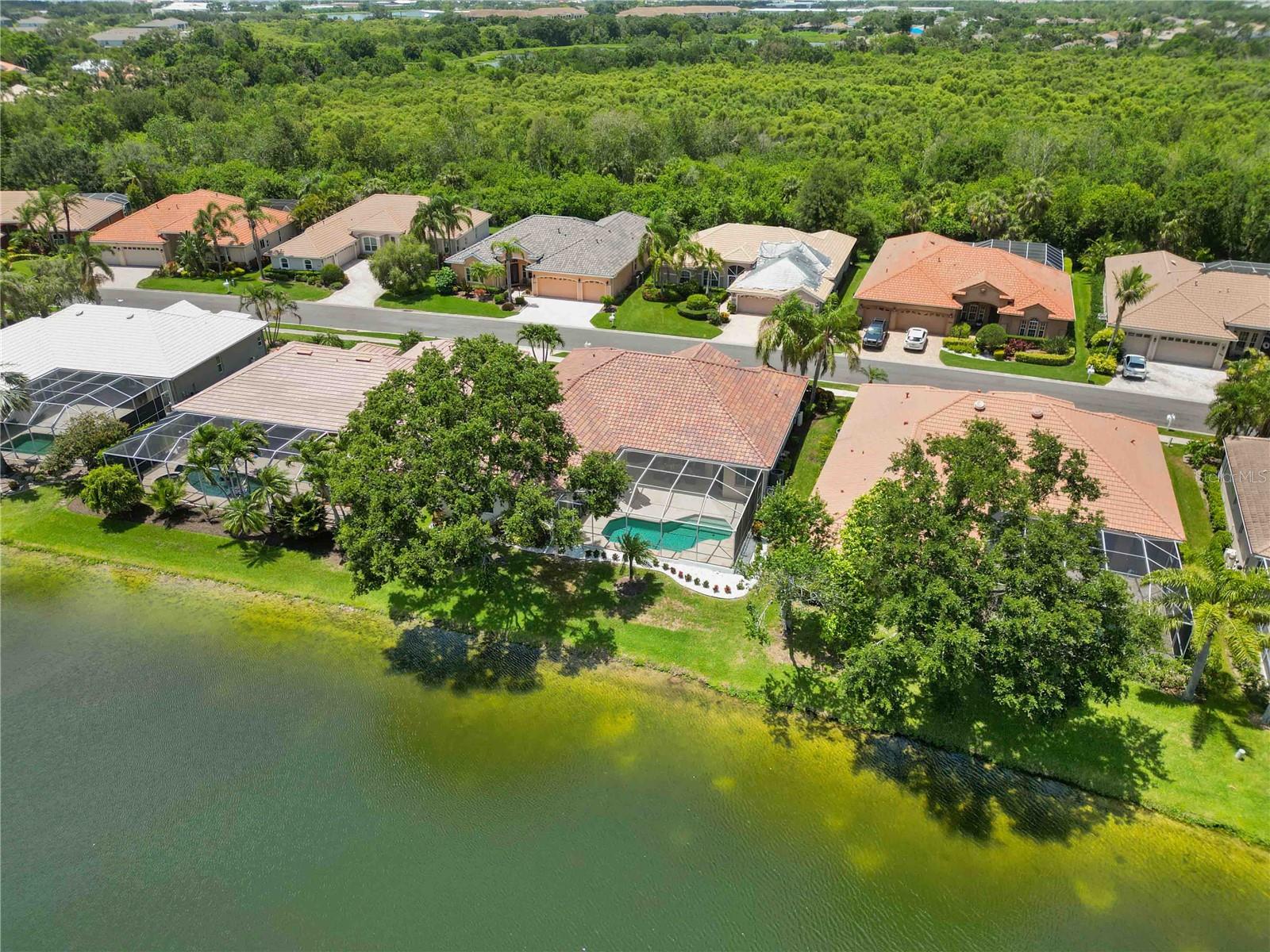 THE HAMPTONS - Residential Lease