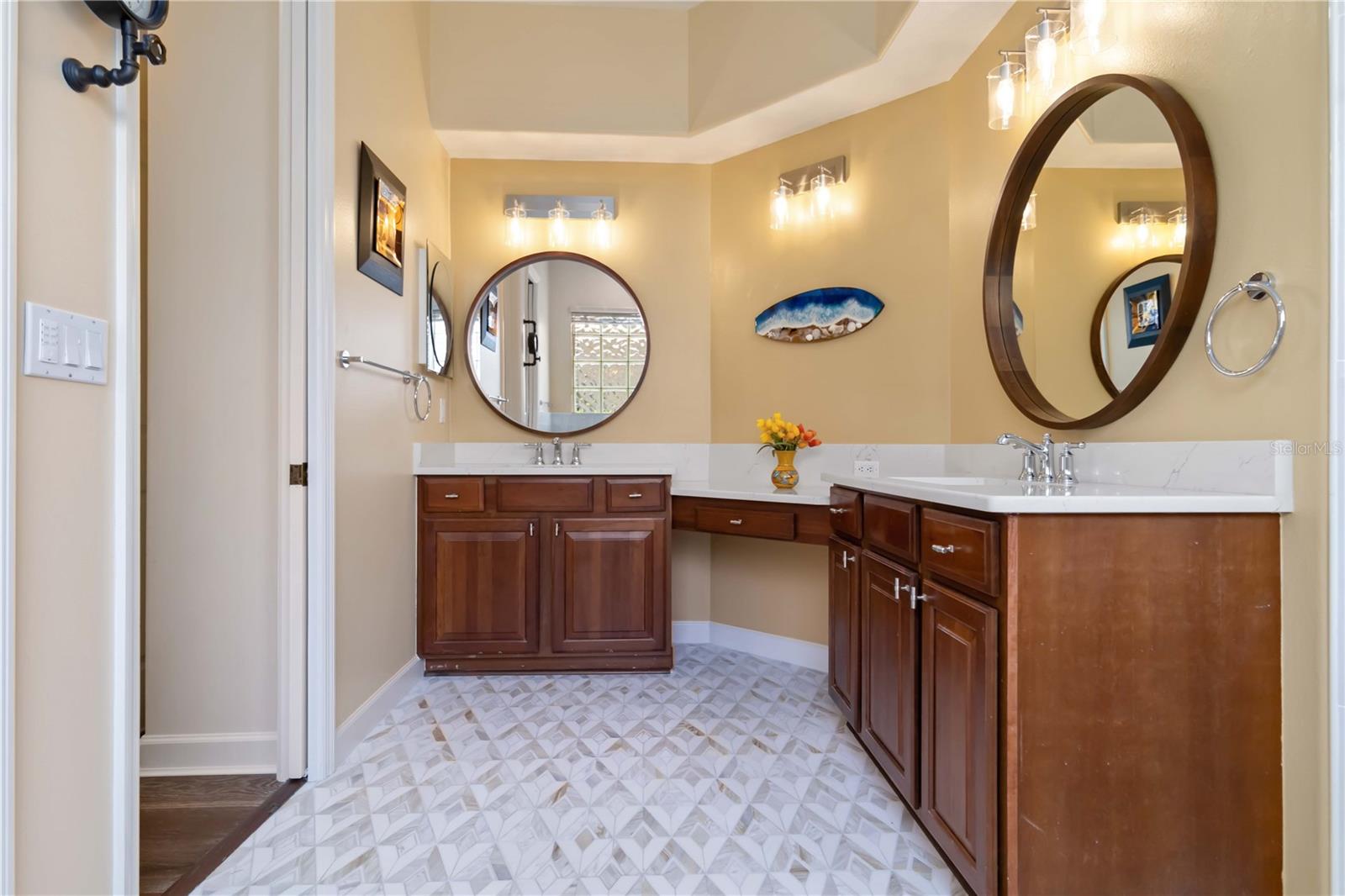 THE HAMPTONS - Residential Lease