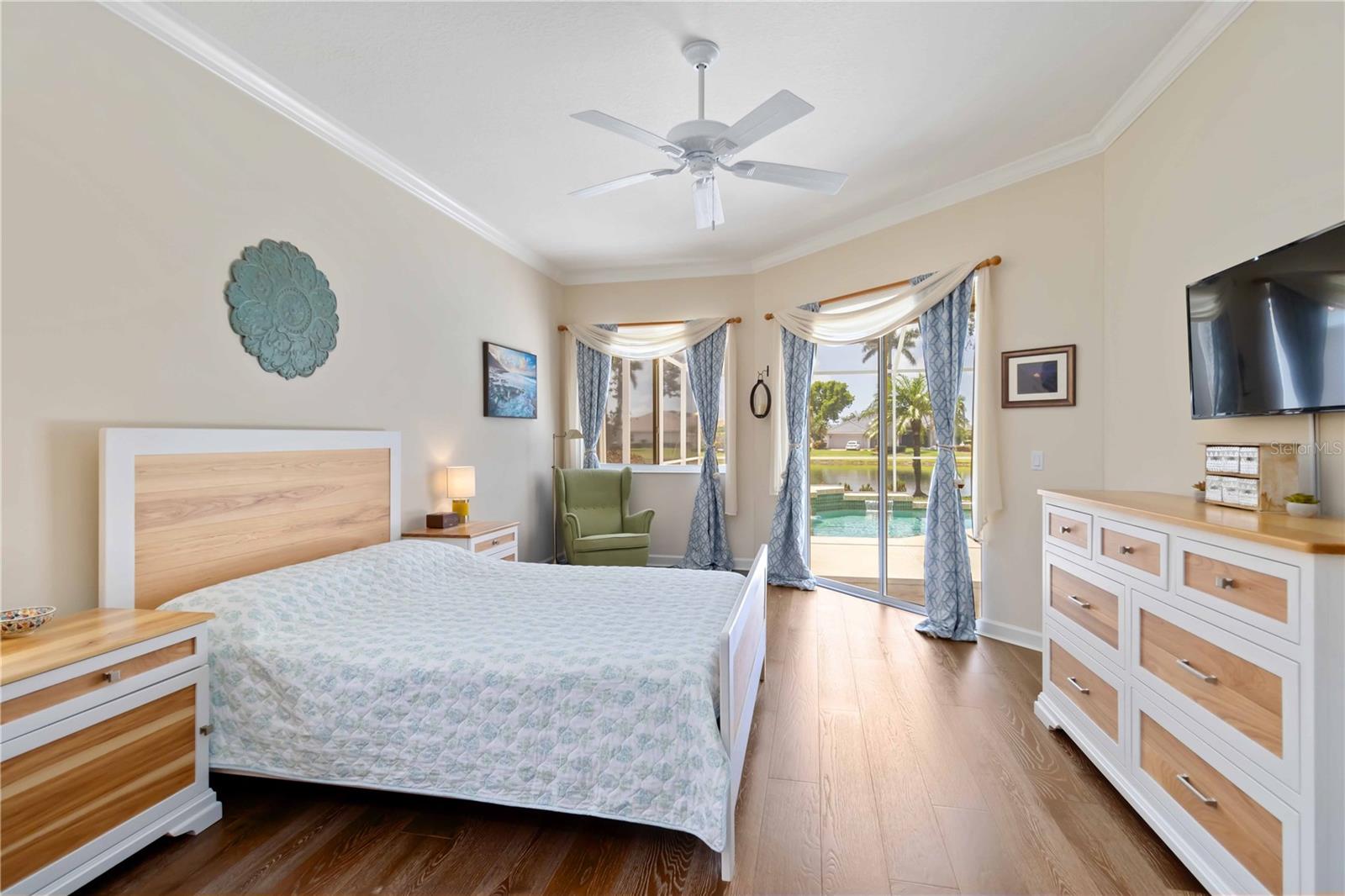 THE HAMPTONS - Residential Lease