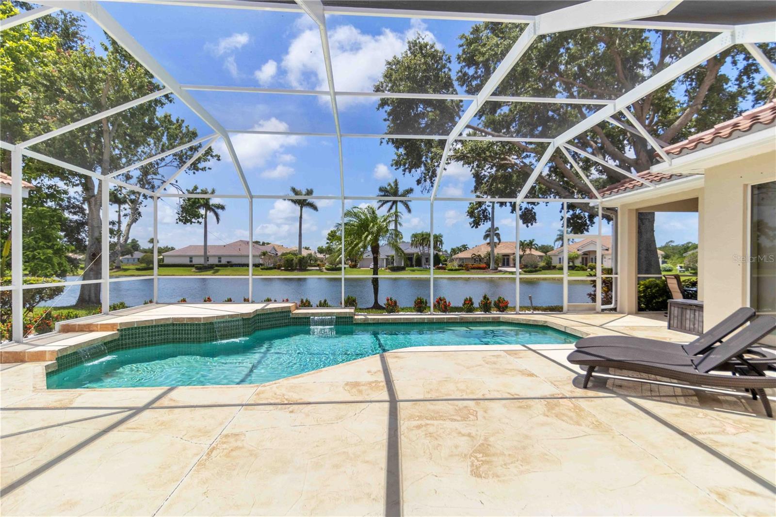 THE HAMPTONS - Residential Lease