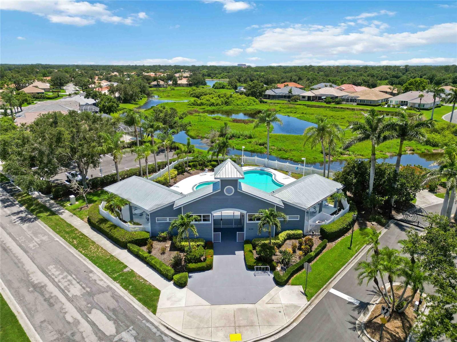 THE HAMPTONS - Residential Lease