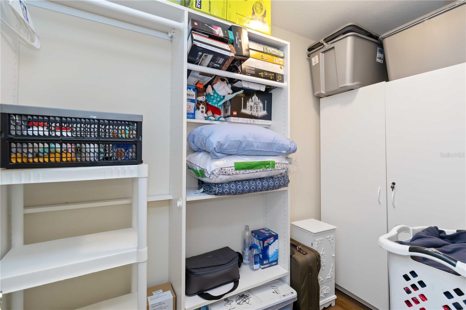 THE HAMPTONS - Residential Lease