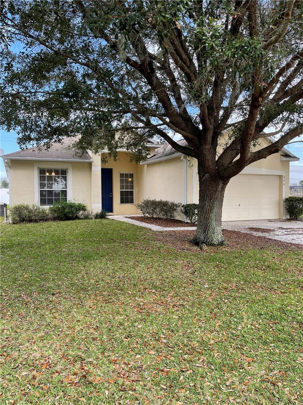 Photo of 606 Sunset View Drive, Davenport, FL 33837 (MLS # O6360563)
