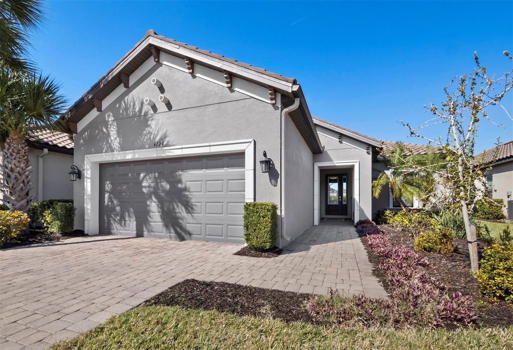 Photo of 4124 Ilaria Avenue, Sarasota, FL 34238 (MLS # A4683551)