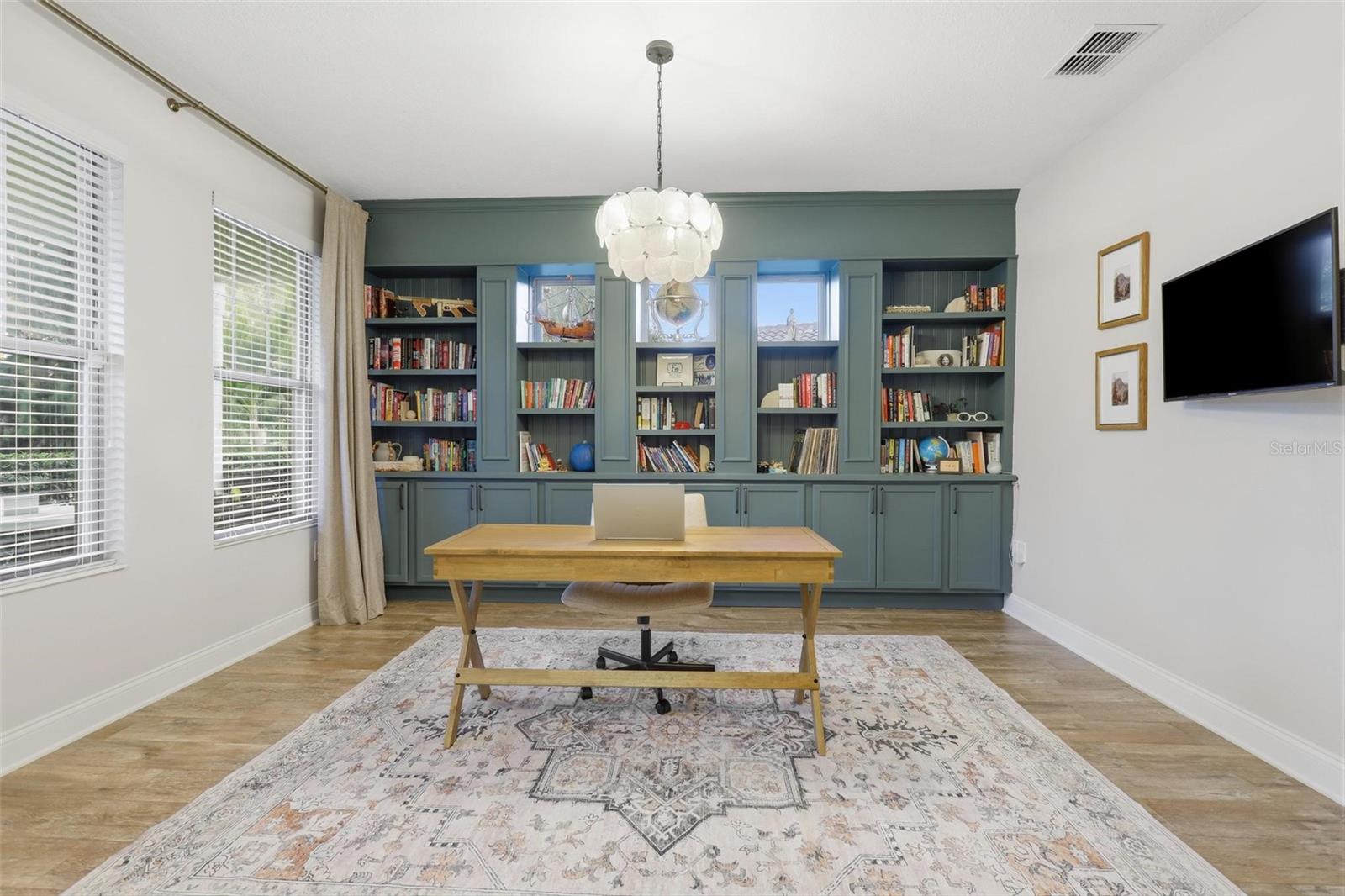 RIVIERA BELLA - Residential