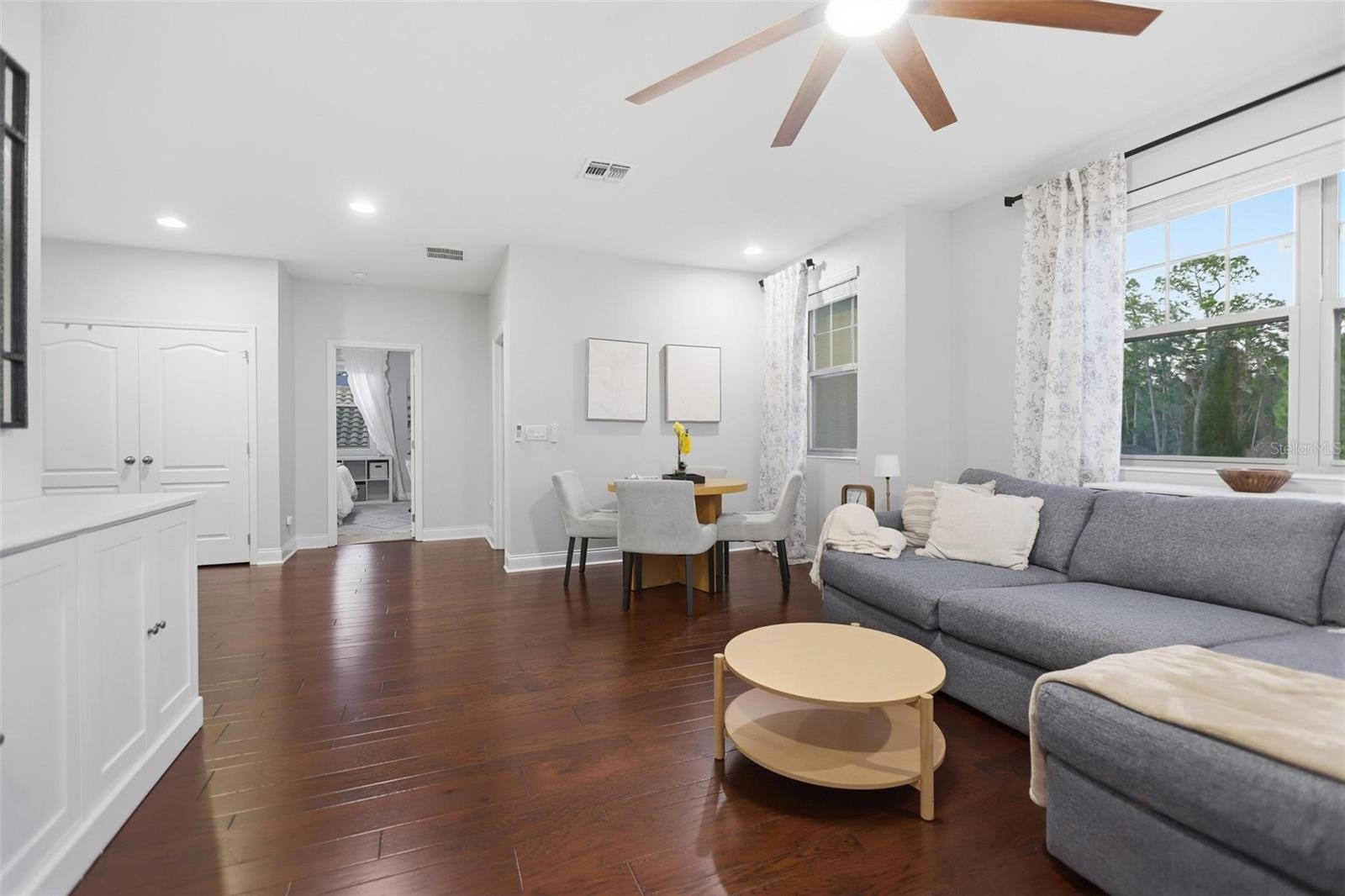 RIVIERA BELLA - Residential