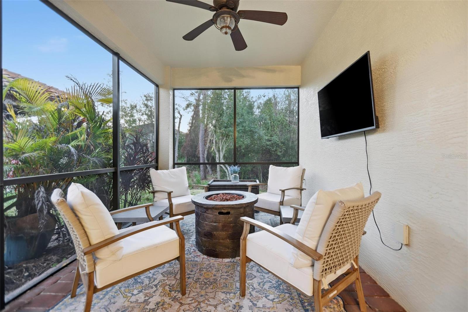 RIVIERA BELLA - Residential