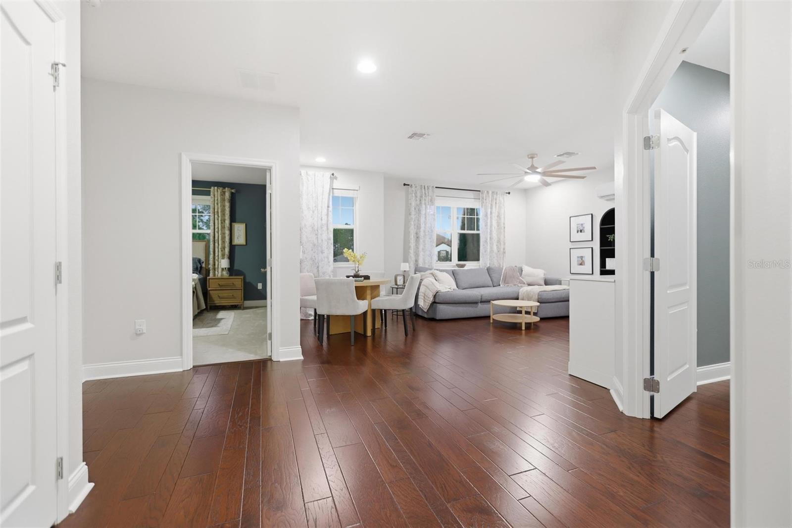 RIVIERA BELLA - Residential