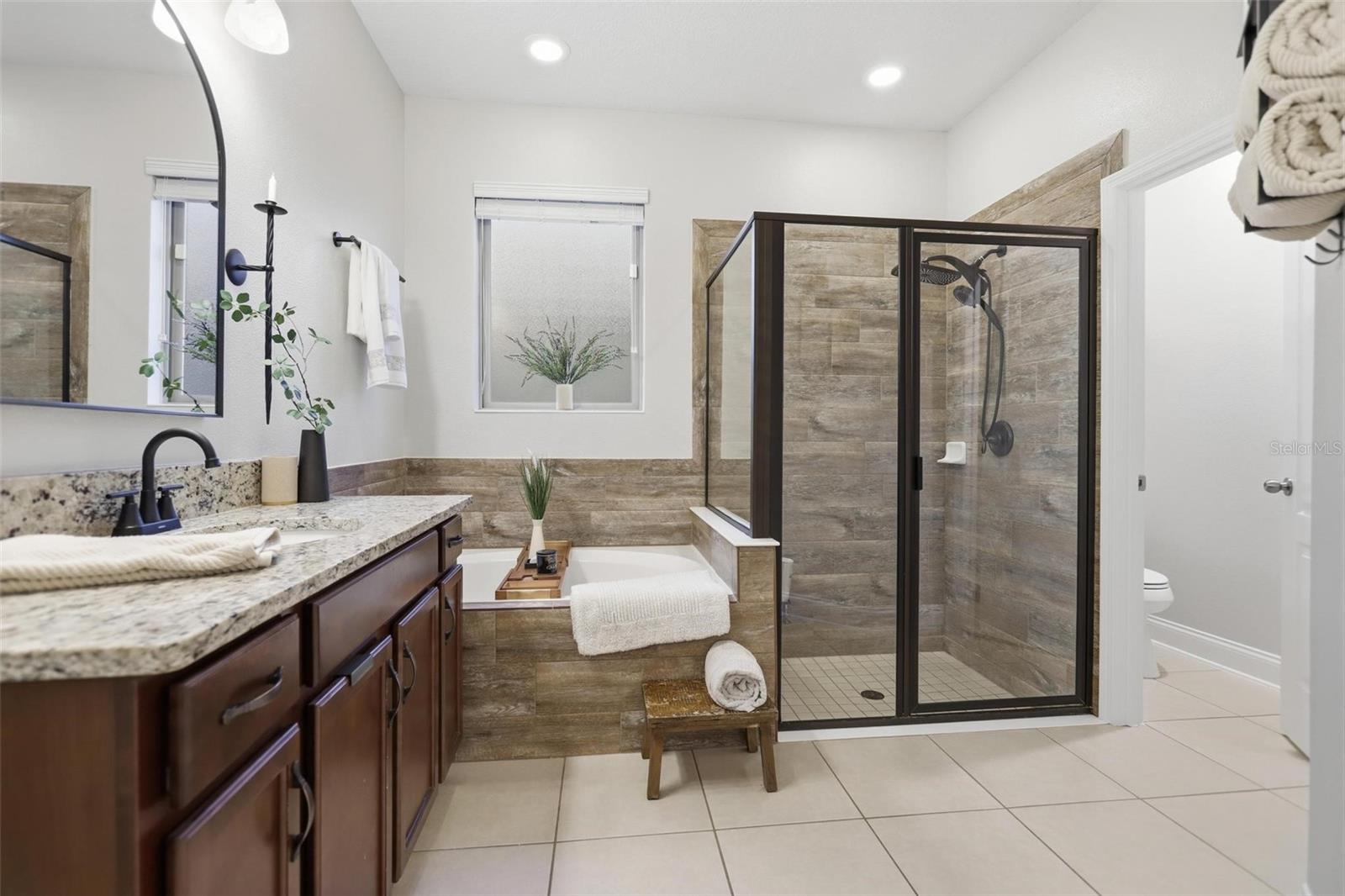 RIVIERA BELLA - Residential