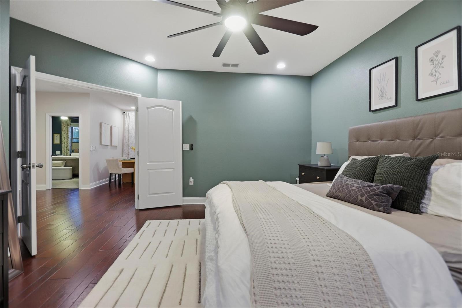 RIVIERA BELLA - Residential