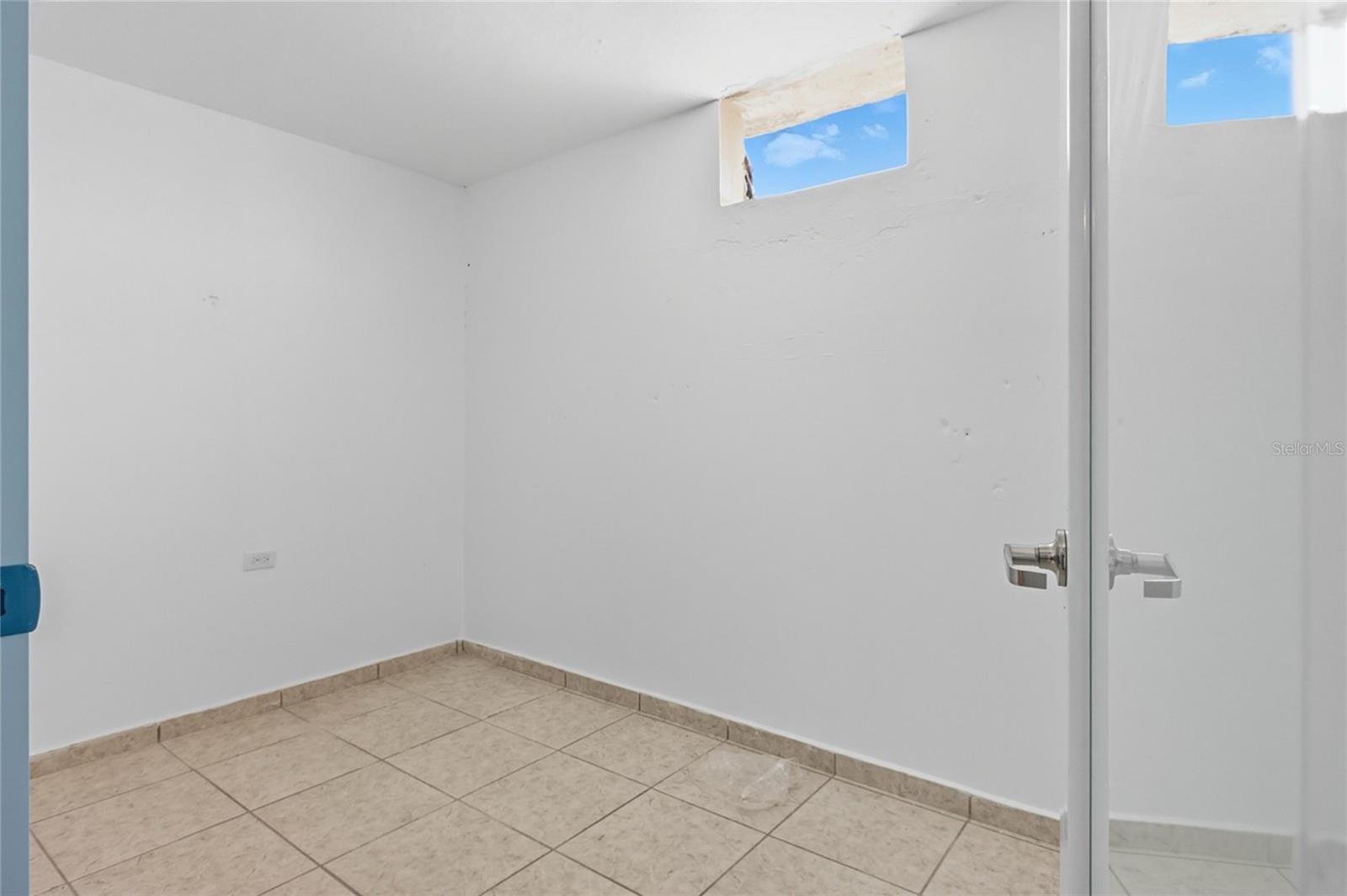 URB. VALLE UNIVERSITARIO - Residential