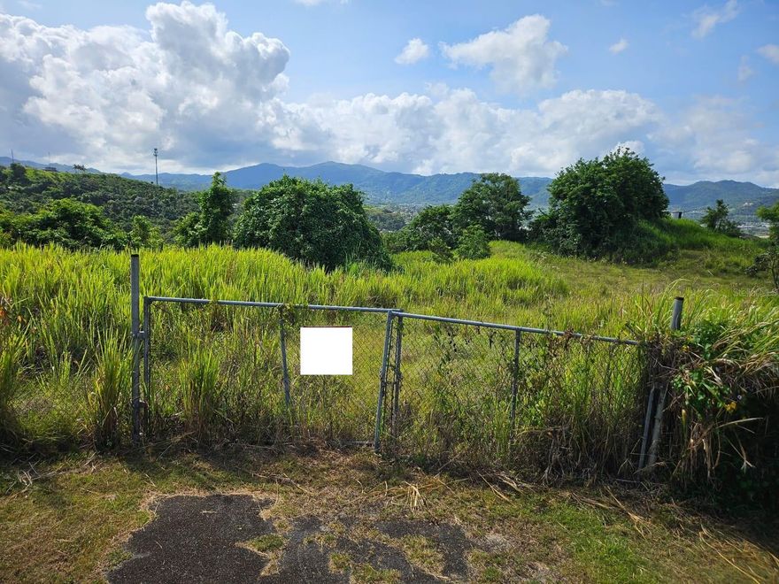 Terreno disponible para la venta en el pueblo de Cidra con las siguientes caracteristicas: 

Address: PARCELA T-1 BARRIO ARENAS 
Property Type: Terreno - SRC  
Cabida/terreno: 52,987.756m² 
Cabida/acres: 13.0935 
Coordenadas: 18.147881, -66.144036 

Toda oferta es a traves de propoffers. Comunicate para mas información.