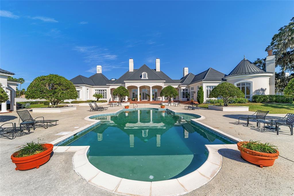 WESTBURY - Residential