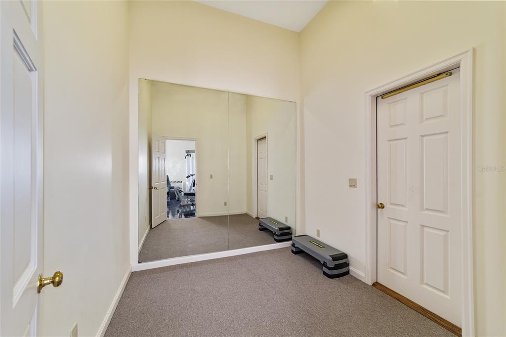 WESTBURY - Residential