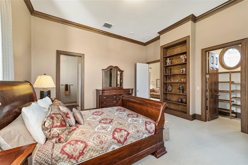 WESTBURY - Residential