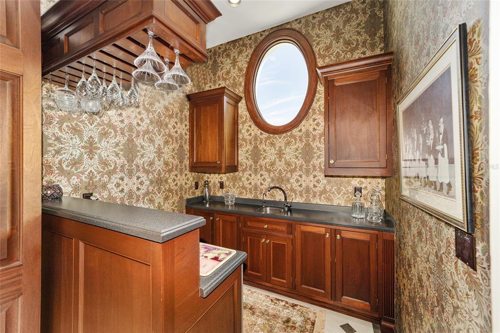 WESTBURY - Residential