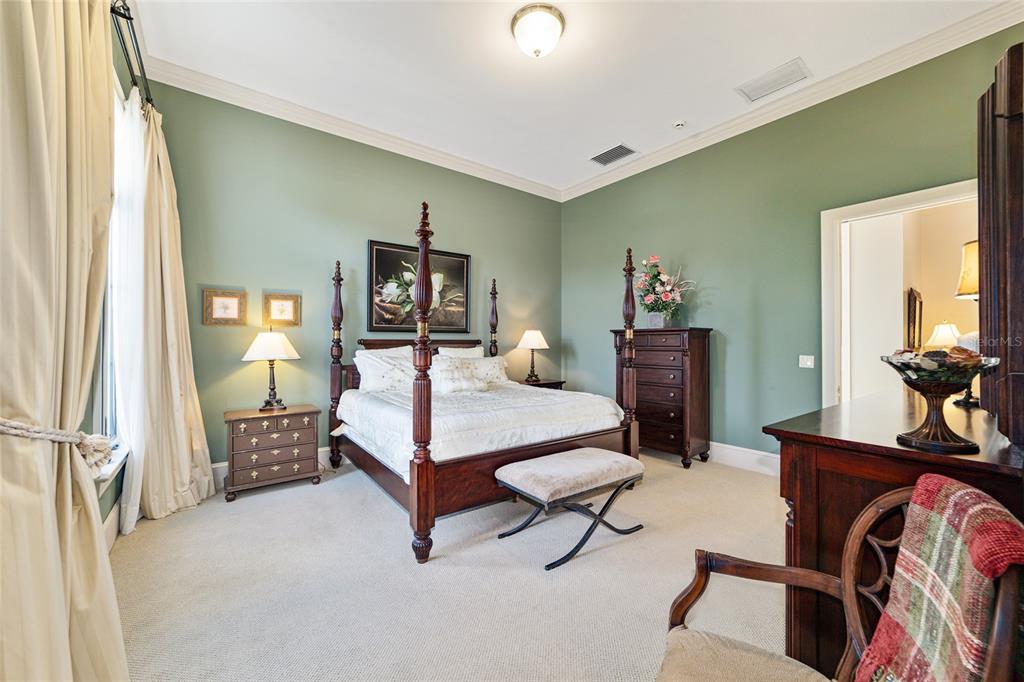 WESTBURY - Residential