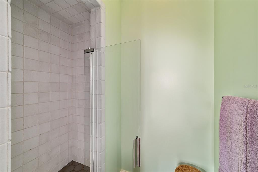 WESTBURY - Residential