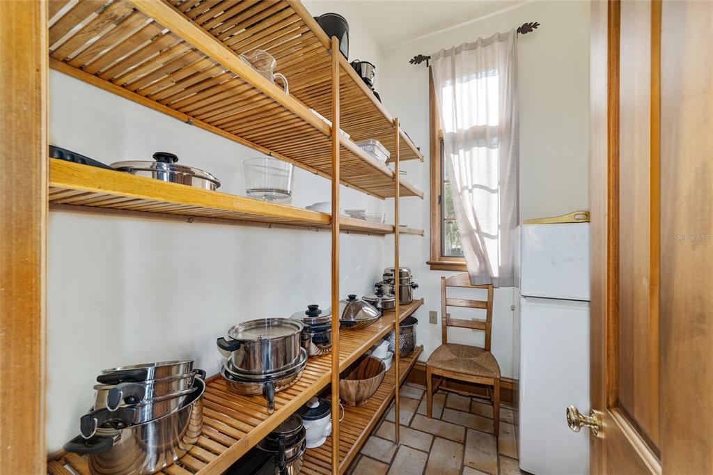 WESTBURY - Residential