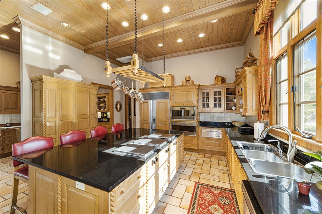 WESTBURY - Residential