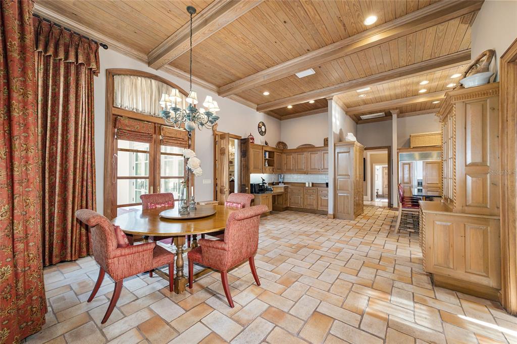 WESTBURY - Residential