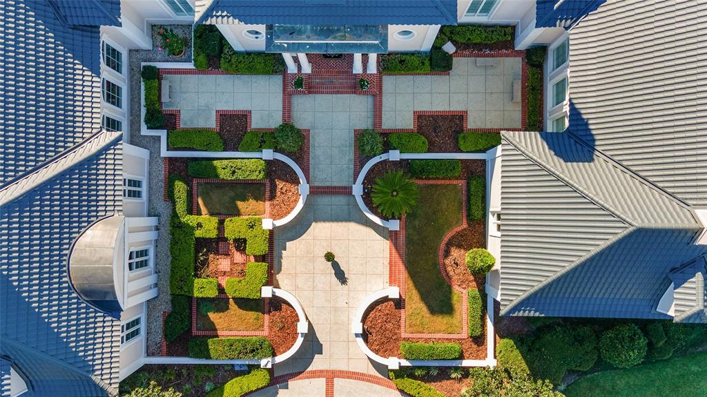 WESTBURY - Residential