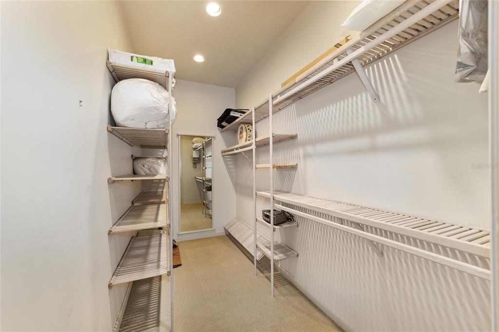 WESTBURY - Residential