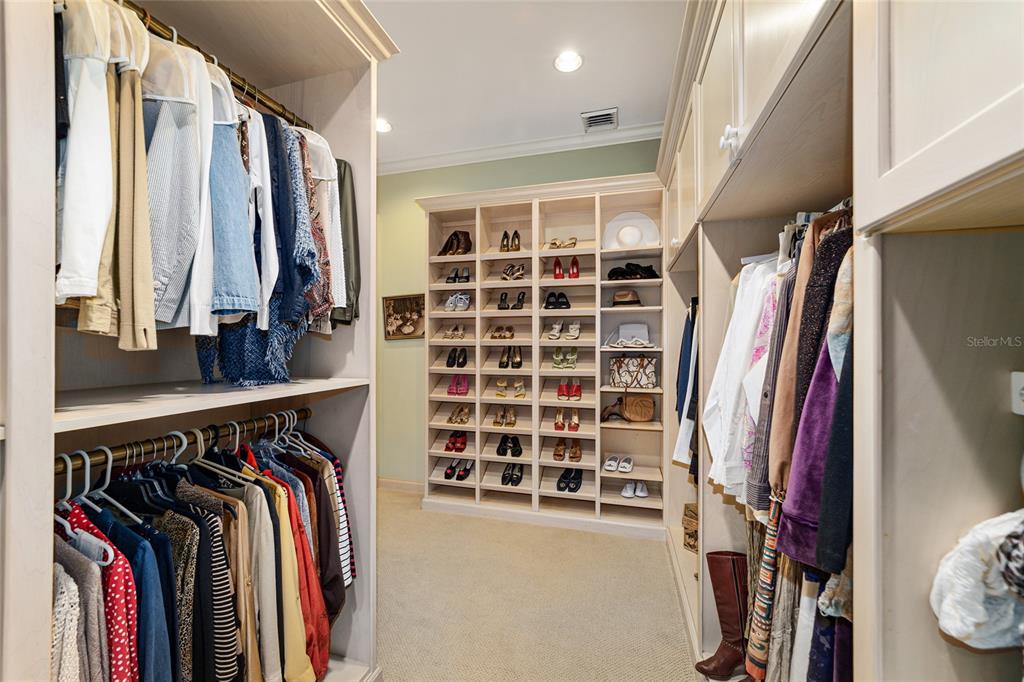 WESTBURY - Residential