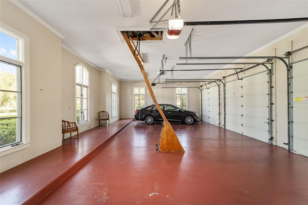 WESTBURY - Residential