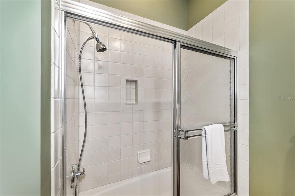 WESTBURY - Residential