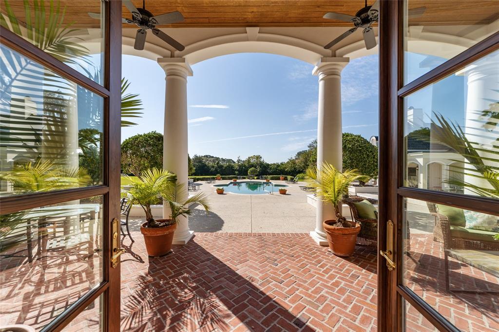 WESTBURY - Residential