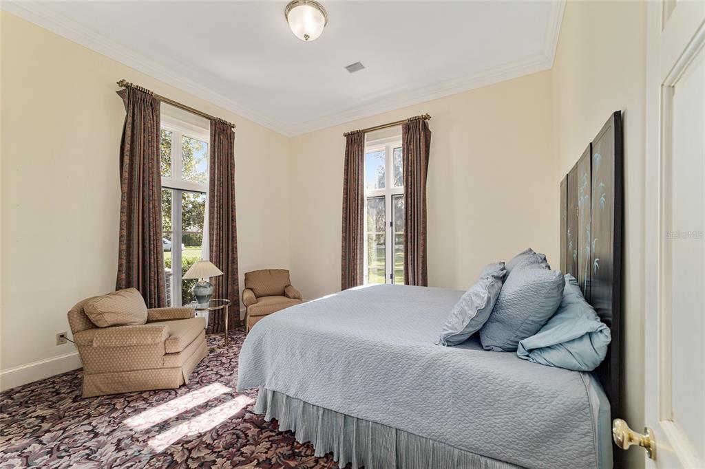 WESTBURY - Residential