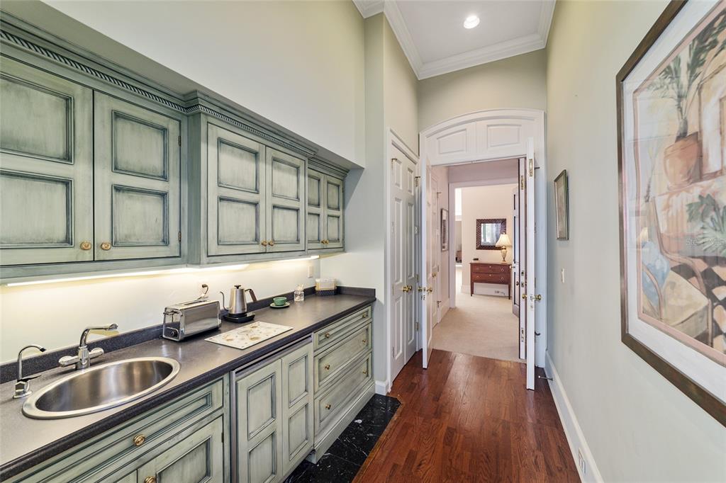 WESTBURY - Residential