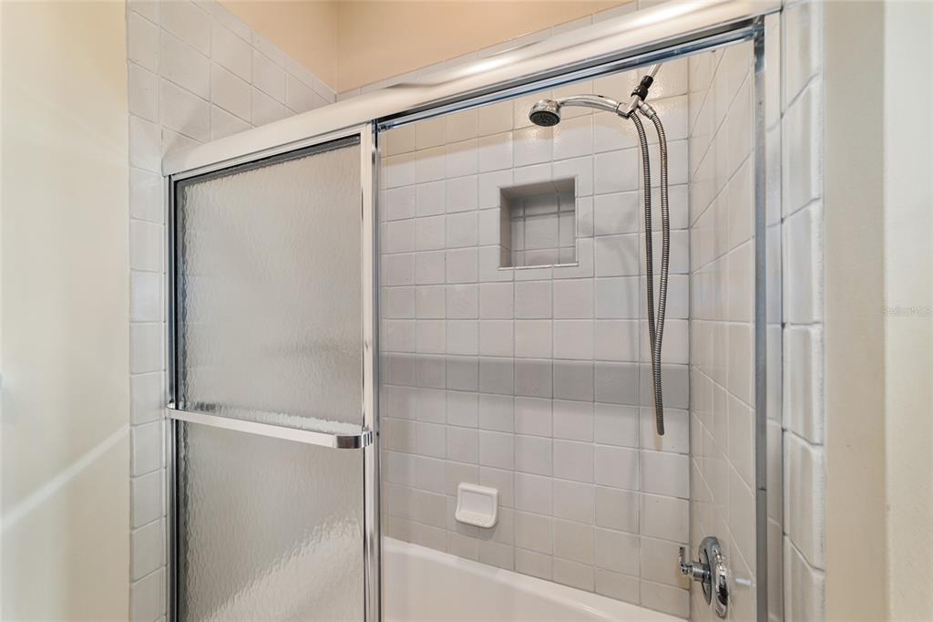 WESTBURY - Residential