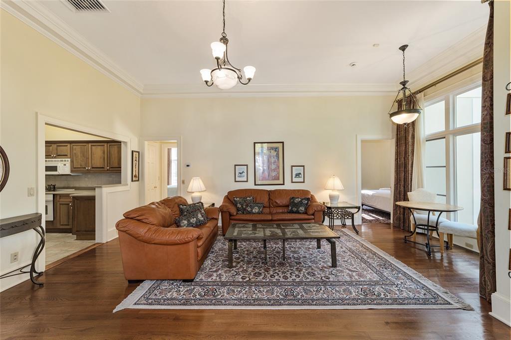 WESTBURY - Residential