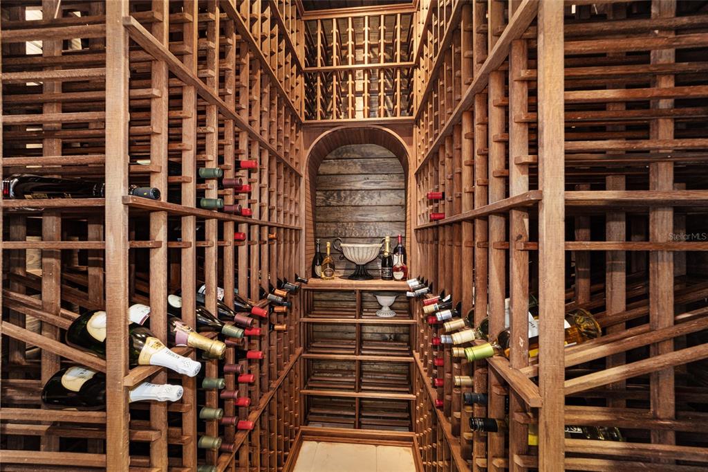 WESTBURY - Residential