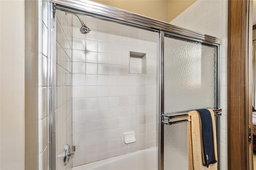 WESTBURY - Residential