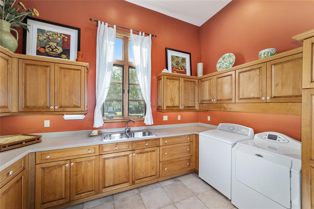 WESTBURY - Residential