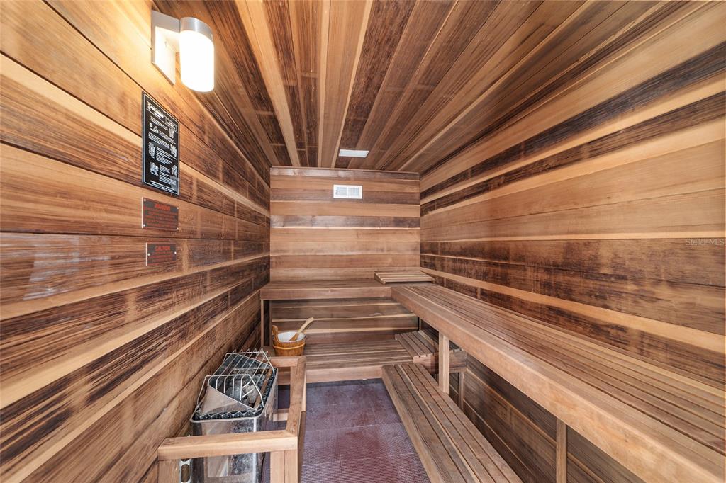 WESTBURY - Residential