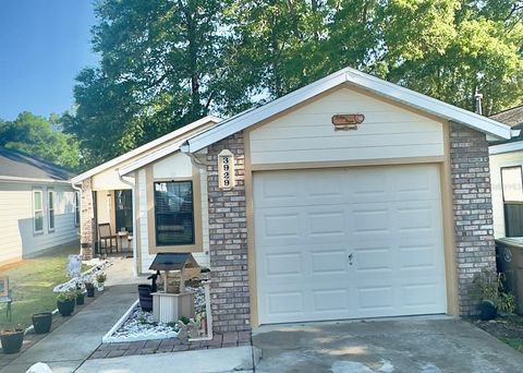 Photo of 3929 NE 22nd Street, Ocala, FL 34470 (MLS # S5124994)