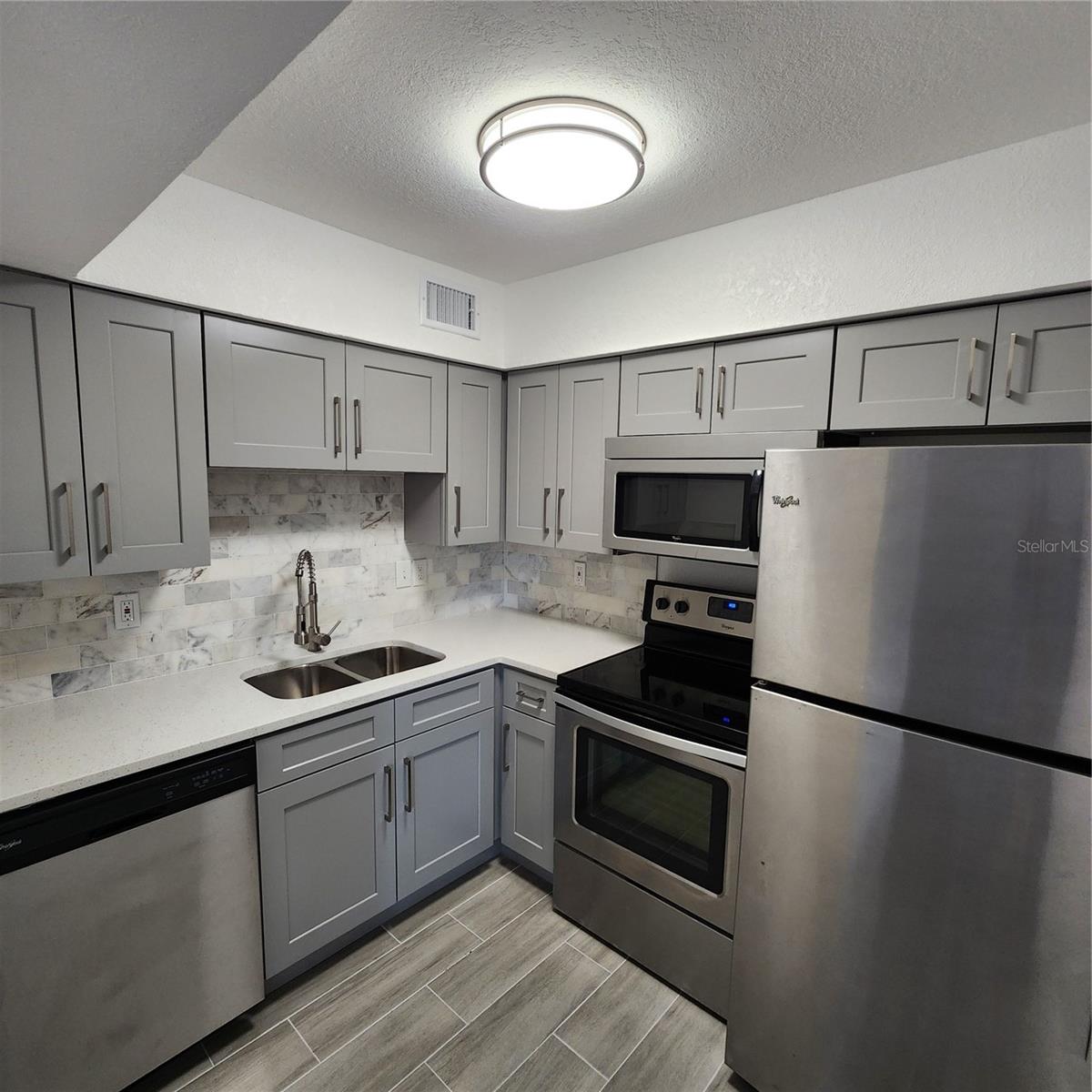 For Rent – Fully Renovated Condo in Orlando
Discover this beautifully remodeled 2-bedroom, 2-bathroom condo located at 711 Wyman Ct, Orlando, FL 32809. Situated on the first floor, this home features an additional flex space that can easily serve as a third bedroom, dining room, or home office, offering versatility to meet your lifestyle needs.
The condo is part of a gated and secure community, providing peace of mind. Water is included in the rent, adding extra value and convenience.
Perfectly located, the property offers easy access to major highways, Orlando International Airport, Florida Mall, shopping, dining, and entertainment options.
Don’t miss this opportunity to live in a fully updated home in a prime Orlando location!