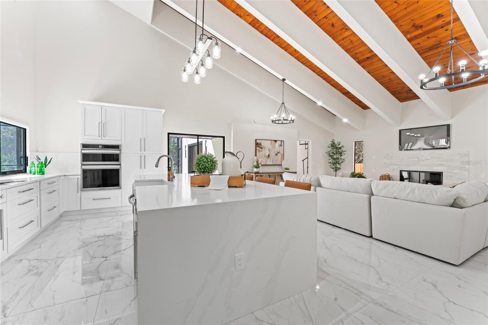 PINE HOLLOW - Residential