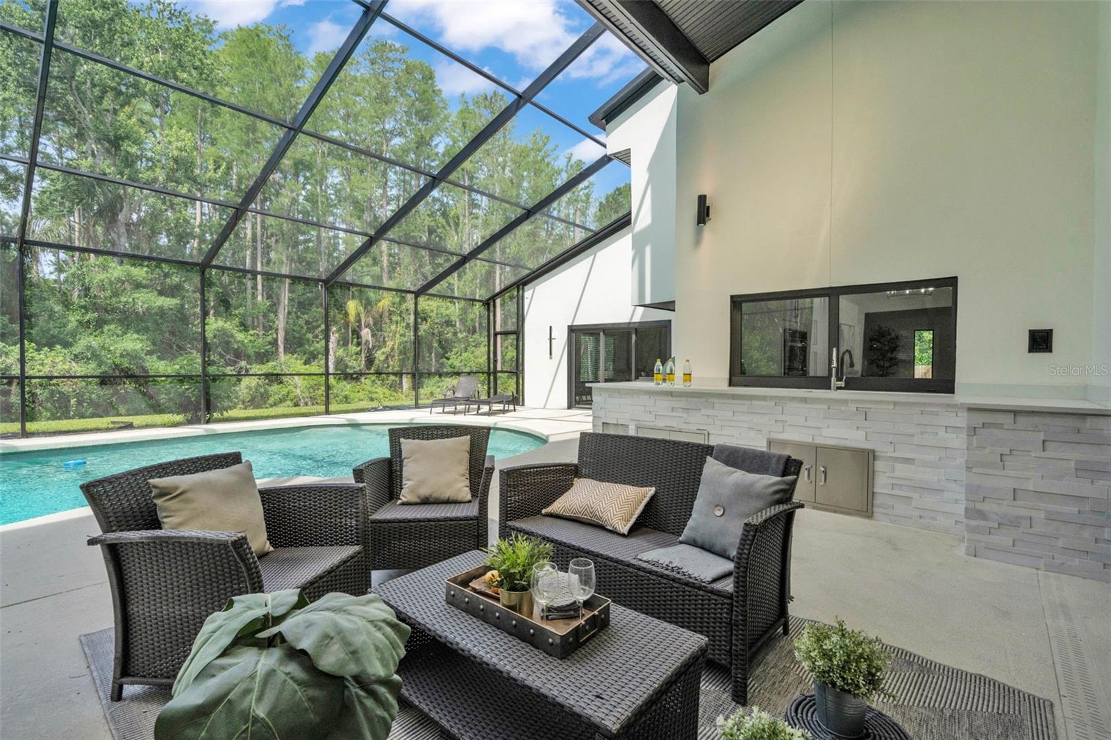 PINE HOLLOW - Residential