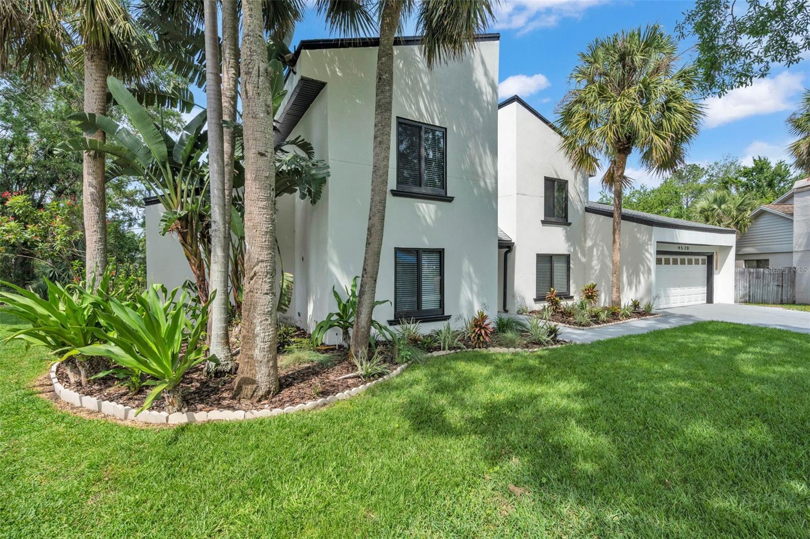 PINE HOLLOW - Residential